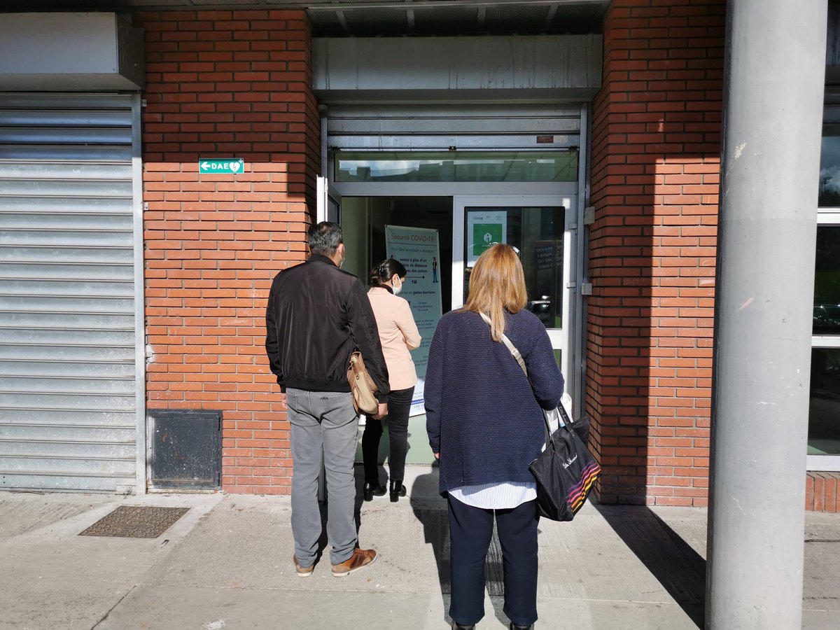 #TousMobilisés 💪 avec le secteur HCR 🥘🥗🍔🍕. Patricia, notre conseillère experte et Lucie de #LeaderAcademy informent les candidats potentiels des opportunités du secteur. 📆 Permanence les jeudi  de 9h à 11h au PIMMS de Montreynaud. <a href="/MeguirecheJ/">Méguirèche Joued</a> @GallCecile <a href="/BeatriceBonfils/">BONFILS Béatrice</a>