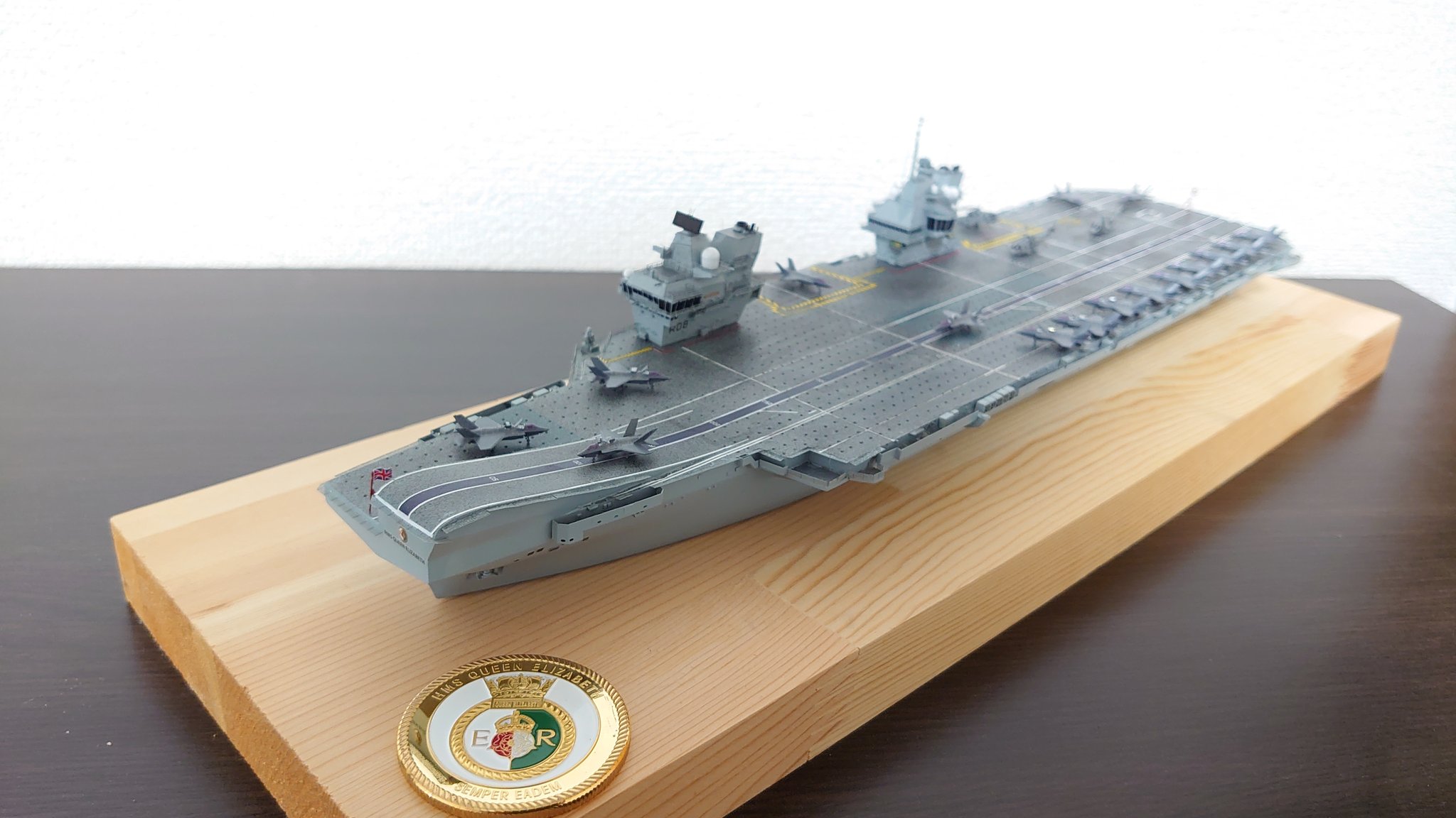 トランペッター 1350 戦艦 クイーン エリザベス プラモ 未組立