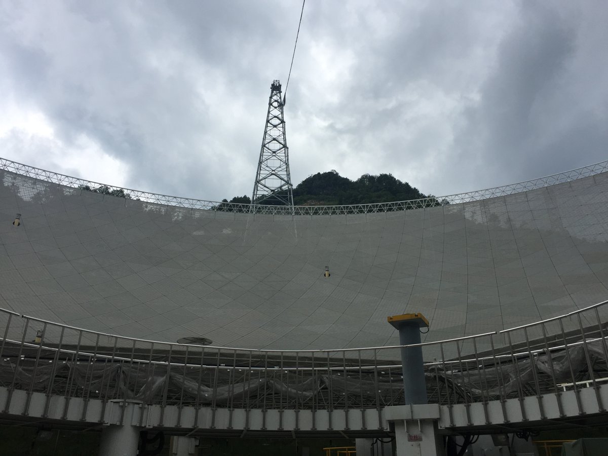 GalacticRAVE's tweet photo. @EricLagadec @Astro_MiguelM @10943_Brunier @LucieLeboulleux @MatBethermin @djulik @bmac_astro @alexislavail @Badrizio @DrMaz_Astro @AbsilOli 500m Radio Telescope FAST in China #WorldObservatoriesTour https://t.co/FrtYiZkwWN