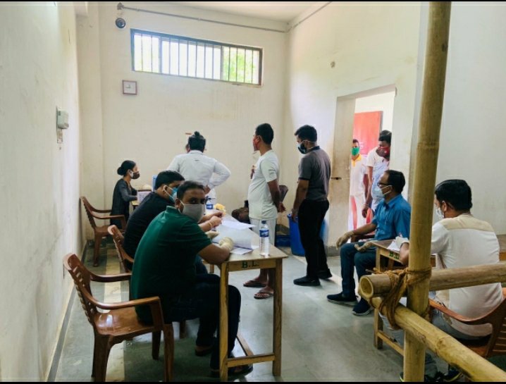 sharma_barnali's tweet photo. Vaccination of inmates has been started at Central Jail, Guwahati, from today.
It had been already been started in 17 prisons of Assam. #AssamPrisons #COVID19Vaccination https://t.co/bDE6gp0BXS