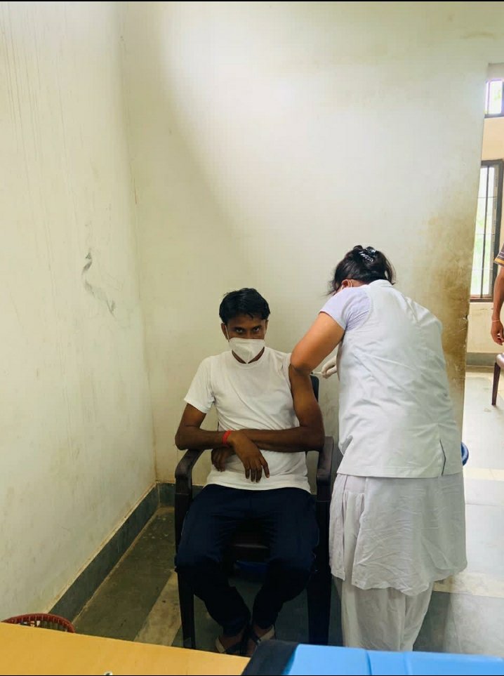 sharma_barnali's tweet photo. Vaccination of inmates has been started at Central Jail, Guwahati, from today.
It had been already been started in 17 prisons of Assam. #AssamPrisons #COVID19Vaccination https://t.co/bDE6gp0BXS