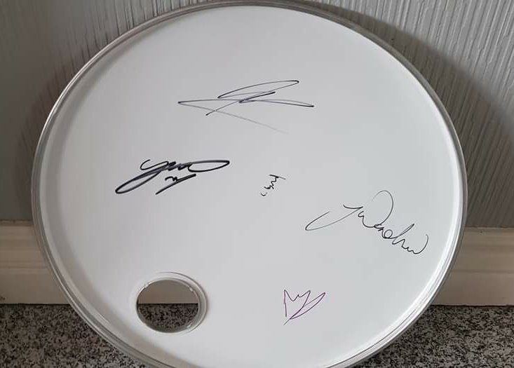 Fahranmusic's tweet image. Congratulations Chris Stone who won the highest bid on our original Fahran kick-drumskin on the auction a few months back. Great to see it has a happy home! 🤘🔥 #Fahran #Drums #Drumskin #Bandmerch