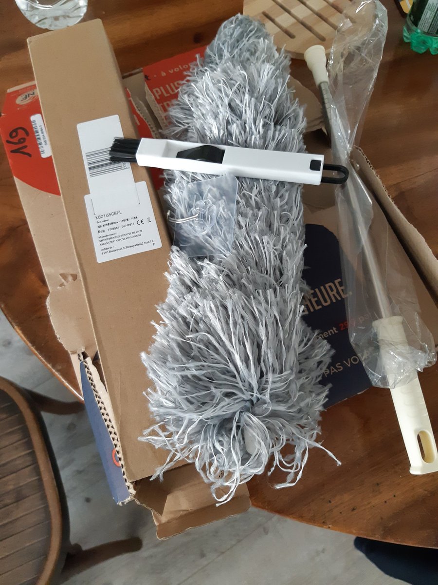 Sur <a href="/Cdiscount/">Cdiscount</a> tu commandes une barrière de sécurité enfant tu reçois un plumeau 😲... première expérience ratée, dommage. On va rester chez le concurrent ! #cdiscount #arnaque