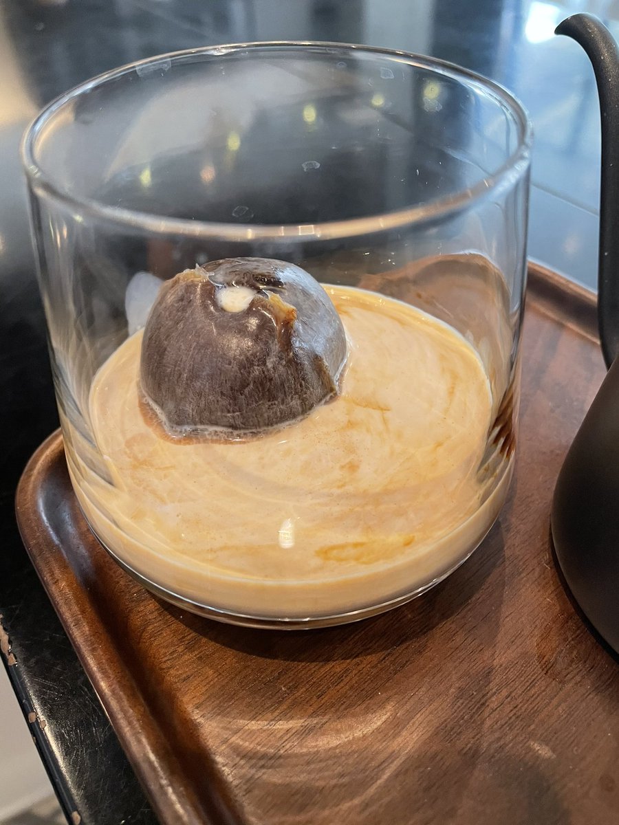 Jaye_Qiu's tweet photo. Let's have an iced coffee on this hot summer day! #Coffee https://t.co/wihEPBALNT