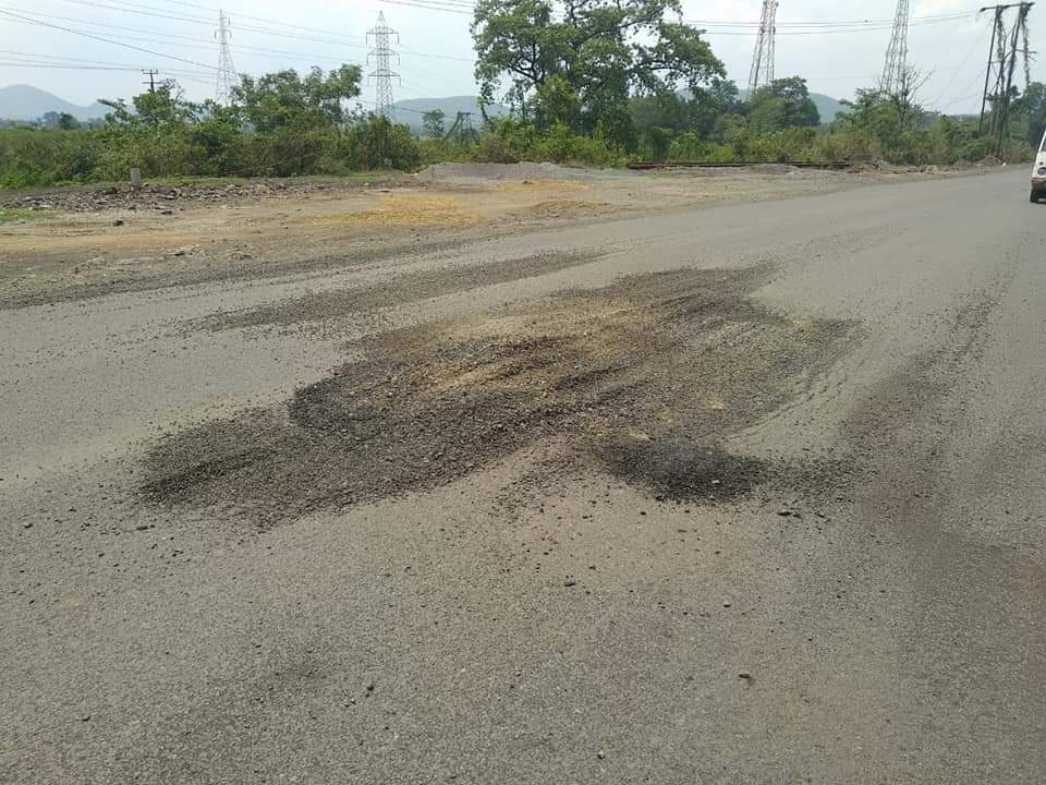 nitsnsm's tweet photo. Sir i want to bring attention towards the condition of this road, which was constructed 4-6 months before
Chandil bypass road from railway crossing 1 to crossing 2
@nitin_gadkari 
@SethSanjayMP 
@HemantSorenJMM 
@ChampaiSoren https://t.co/2MVJxM0zUR