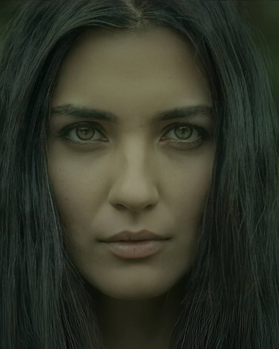 JaafarAbeer's tweet photo. 💚💚💚

#TubaBüyüküstün https://t.co/kfPTgudP09