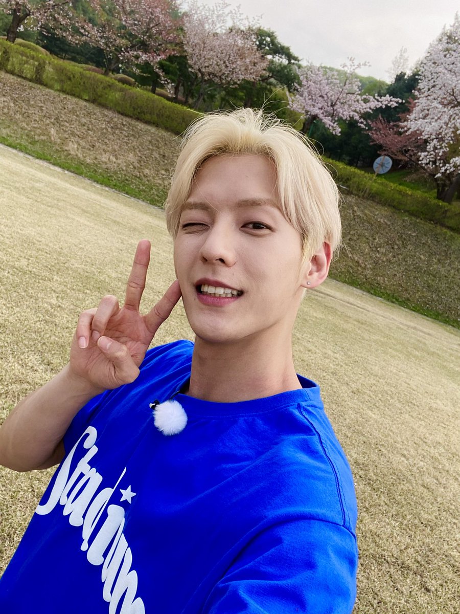 btob2mh's tweet image. 🖤💛🖤💛