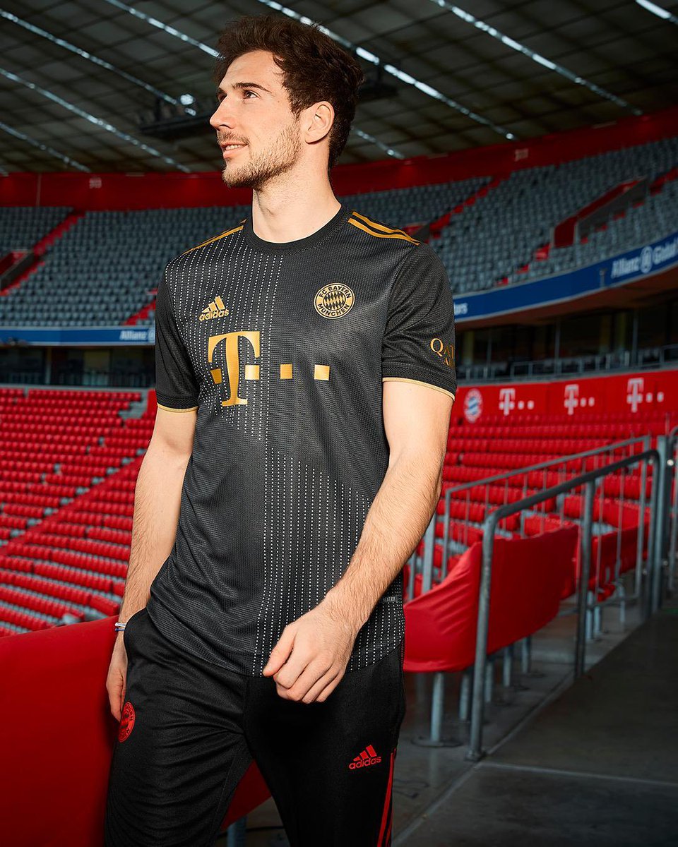 formakultur's tweet photo. 💥 Bayern Münih 2021/22 deplasman formasını tanıttı.
Siyah-Altın 🥰😍
@FCBayern | @adidasfootball #MiaSanMia https://t.co/k7Ib3HLmRo