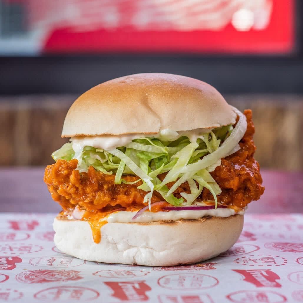 Keep your lunch simple😏

🍔+🍟+🥤= £12

#LunchMadeEasy #MEATliquor #BuffaloChickenBurger