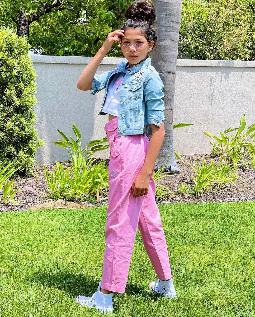 Try to spell “OBSESSED” letter by letter without distractions for a possible dm 💕 My Fit: @norrisnutsshop