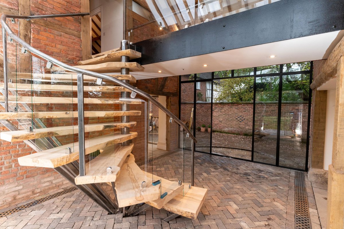 ShelmoreTimber's tweet photo. Thank you East Midlands Solutions (insta @eastmidlandssolutions) for sharing these stunning pictures with us of the incredible staircase they have created for #thelongbarn using our kiln dried sycamore timber. @ShelmoreTimber #timber #sawmill https://t.co/pIAha0F8CE