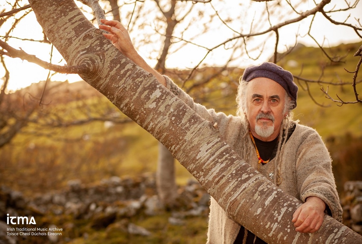 ITMA (@itmadublin) on Twitter photo ITMA presents STEVE COONEY with <a href="/iarlavox/">Iarla O'Lionaird</a> & Odhrán Ó Casaide: 'Personal Reflections on Canon Goodman's Collection'. The renowed guitarist's DRAWING FROM THE WELL premieres Wednesday, 26 May 2021, 8 pm (Irish time) on ITMA Facebook, YouTube, InstaTV website.
<a href="/TheRollingWave/">Aoife Nic Cormaic</a> ITMA presents STEVE COONEY with <a href="/iarlavox/">Iarla O'Lionaird</a> & Odhrán Ó Casaide: 'Personal Reflections on Canon Goodman's Collection'. The renowed guitarist's DRAWING FROM THE WELL premieres Wednesday, 26 May 2021, 8 pm (Irish time) on ITMA Facebook, YouTube, InstaTV website.
<a href="/TheRollingWave/">Aoife Nic Cormaic</a>