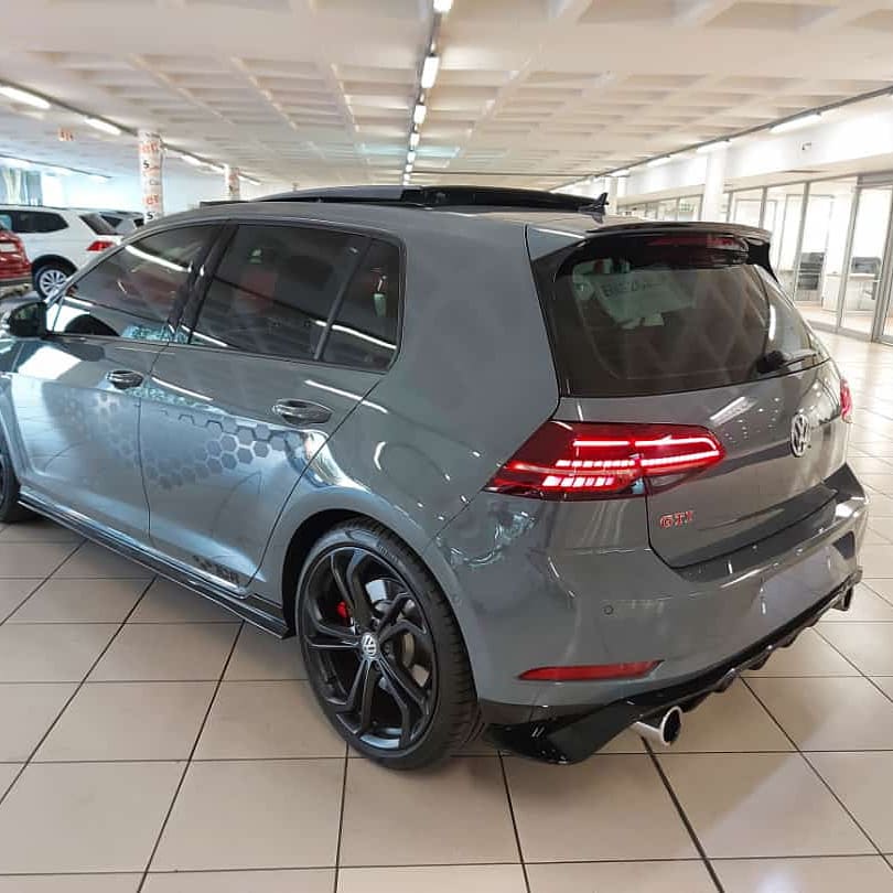 SmoothGuySA's tweet image. stop being like #makamu .. Ngwana will never say uyabora on dc vehicle philanis@mcmotor.co.za
012 470 8812