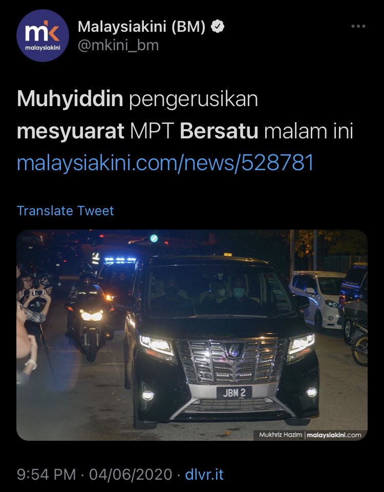 shzrysff's tweet photo. Hal Politik                     Hal Covid https://t.co/qSGWCbZTHZ