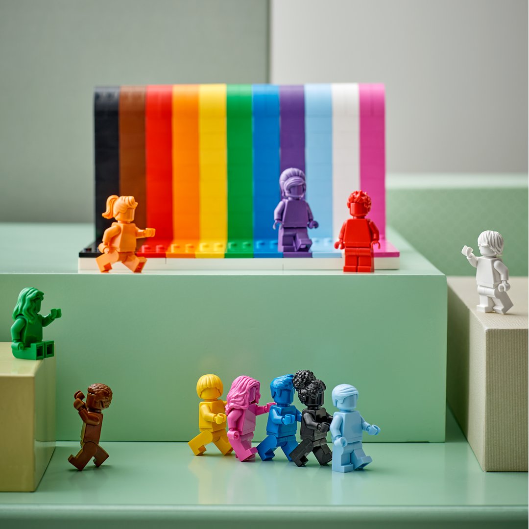 LEGO_Group tweet picture