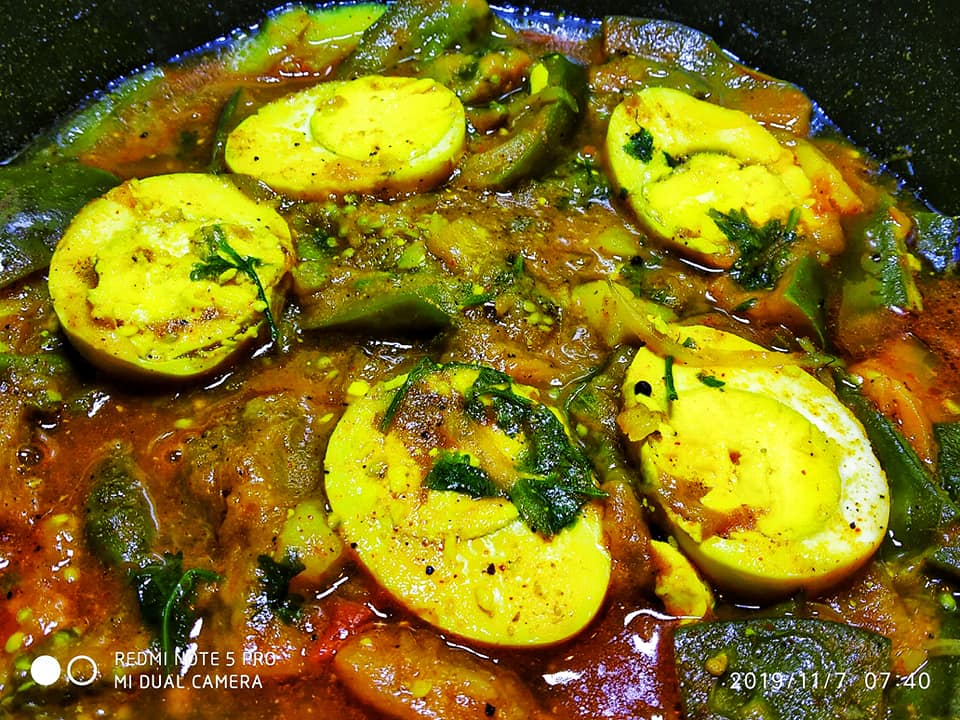 'Egg Curry' with Beans and Brinjal  |  শিম-বেগুন দিয়ে ডিমের কারি  😋

📸 Photo Courtesy / ছবি কৃতজ্ঞতা: Dhrubabrata Roy

<a href="/BengaliFoods/">Bengali Foods</a>: For all #foodies and fans of traditional #BengaliFoods and contemporary culinary #lifestyle. Run by The <a href="/BengalNewz/">Bengal Newz</a>.