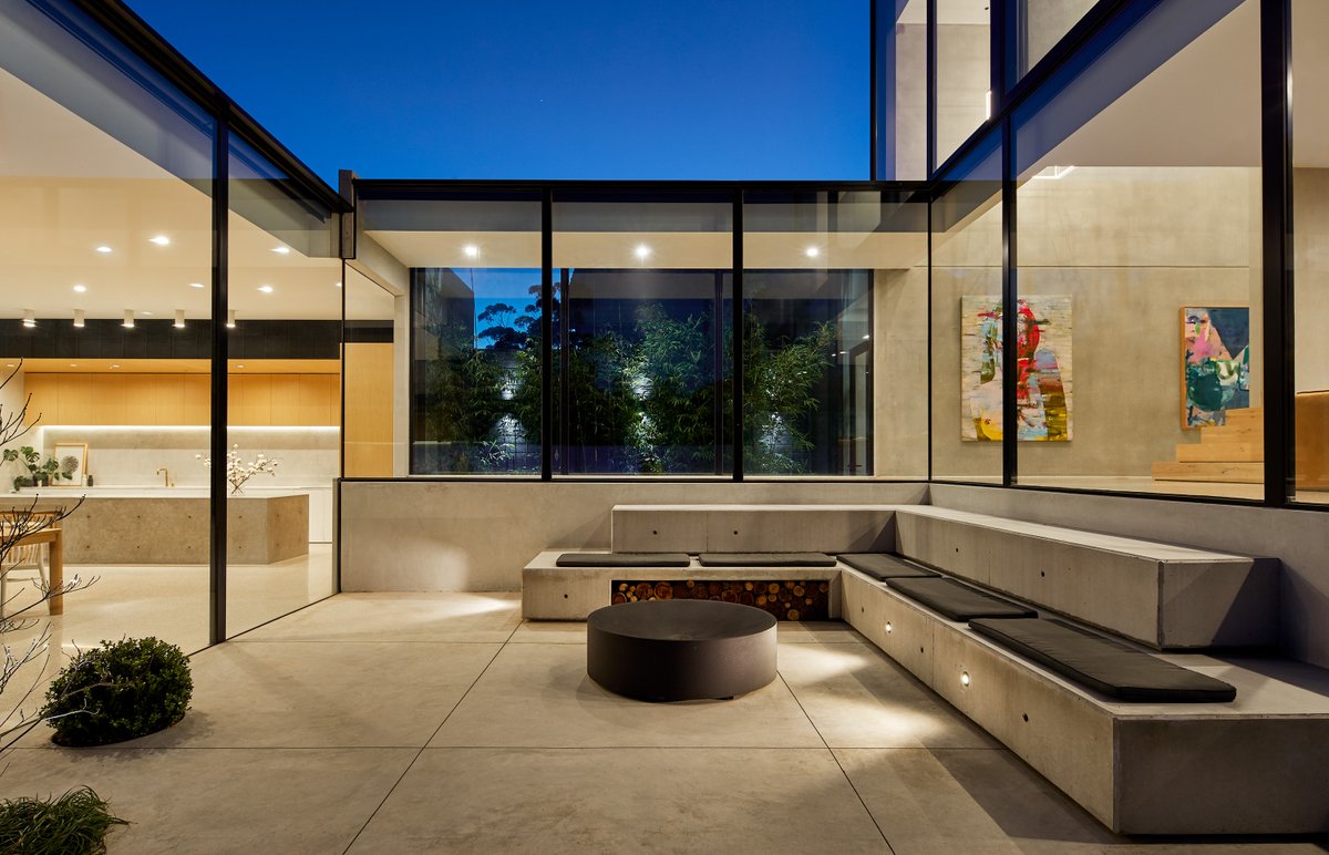 IQGlassUK's tweet photo. Our #glazingsystems are designed to enhance #moderninteriordesigns as well as the #exteriordesign, with #slimaluminiumframes and #oversizedwindows allowing the glass to be the primary feature. 

Read our take on glass in interior design here >>> https://t.co/fGPsZTIiG0 https://t.co/j7x4rtXfA7