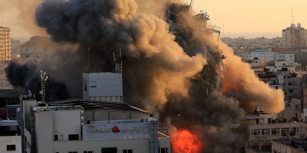 KenRoth's tweet photo. With nearly $4B in annual military aid from the US government, the Israeli military clearly thinks it can get away with summary, unproven claims about a Hamas office here are there to justify destroying large apartment buildings, upending people's lives. https://t.co/HjhRfcR6bS https://t.co/Qj1EDrAhsD