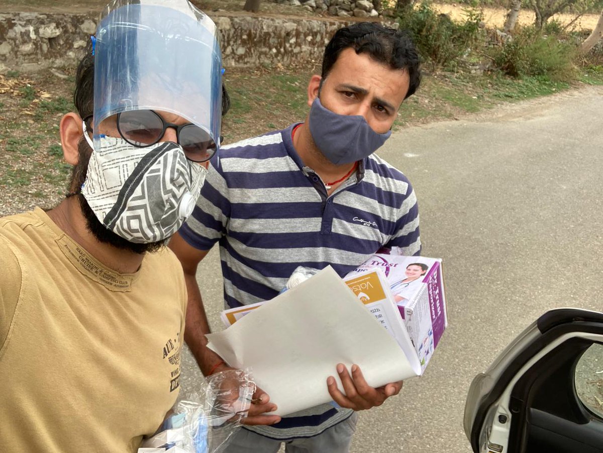 VatsalSMMF's tweet photo. Day 1 - 17 may 2021
of Prevention From Detoriation Campaign at Ramnagar.

वत्सल के साथियों ने रामनगर विधानसभा के ग्राम लेटी, चोपड़ा, अमगड़ी, पाटकोट रामपुर, पट्टानी आदि गांवों में जरूरतमंद लोगों तक prevention from Detoriation कार्यक्रम के तहत मेडिकल किट पहुँचाई।
#Uttarakhand https://t.co/o8pU1kqcnu