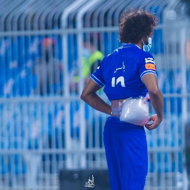 khaledalammar25's tweet photo. تضحيات ياسـر 
لن تنساها جماهير #الهلال https://t.co/KISxOUNKrN