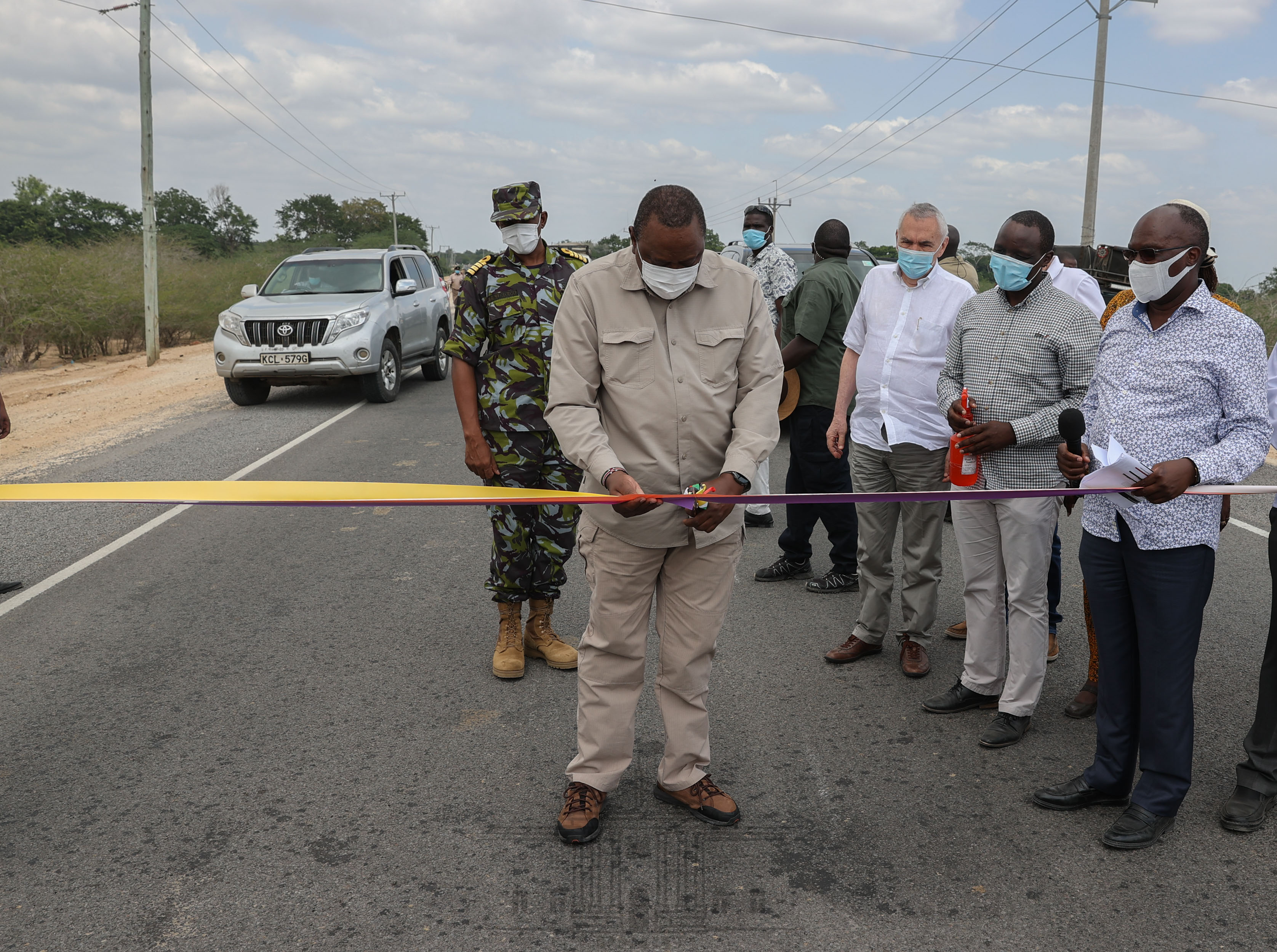 Radio Citizen on Twitter: &quot;President Kenyatta at Minjila in Garsen, Tana  River County, to inspect the 114km Garsen-Witu-Lamu road on his way to Lamu  County to preside over the operationalization of the