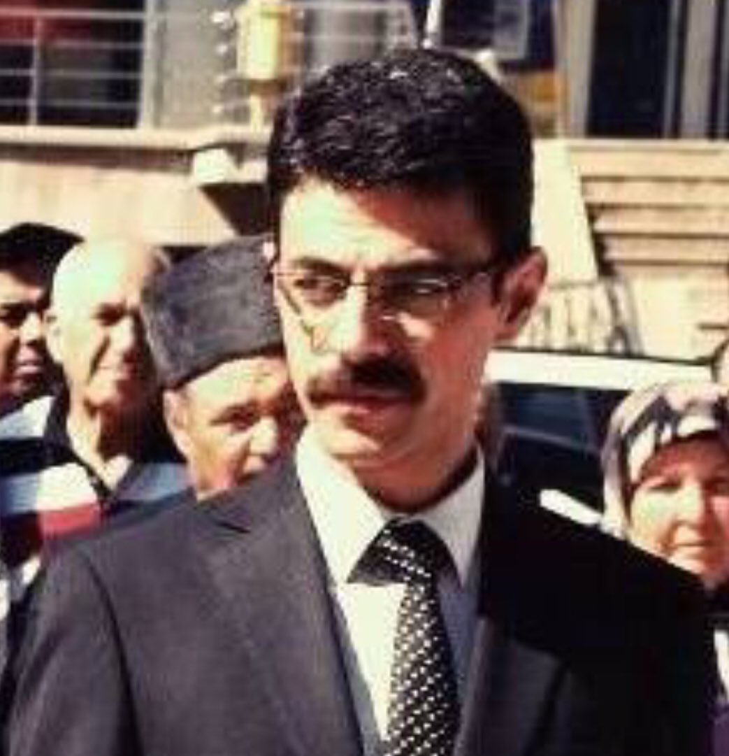 fadimemtr's tweet photo. Son dakika :
HSK, salgın tedbirlerini eleştirdiği videoyla gündem olan Viranşehir Savcısı Eyüp Akbulut'u geçici olarak görevden uzaklaştırdı.

Cumhuriyet savcımız sn Eyüp Akbulut yanlız bırakmıyoruz..
Bırakmayacağız ..✊🇹🇷🇹🇷

Destek 👇
#SeninleyizSavcıEyyupAkbulut https://t.co/eUCGhaTLDe