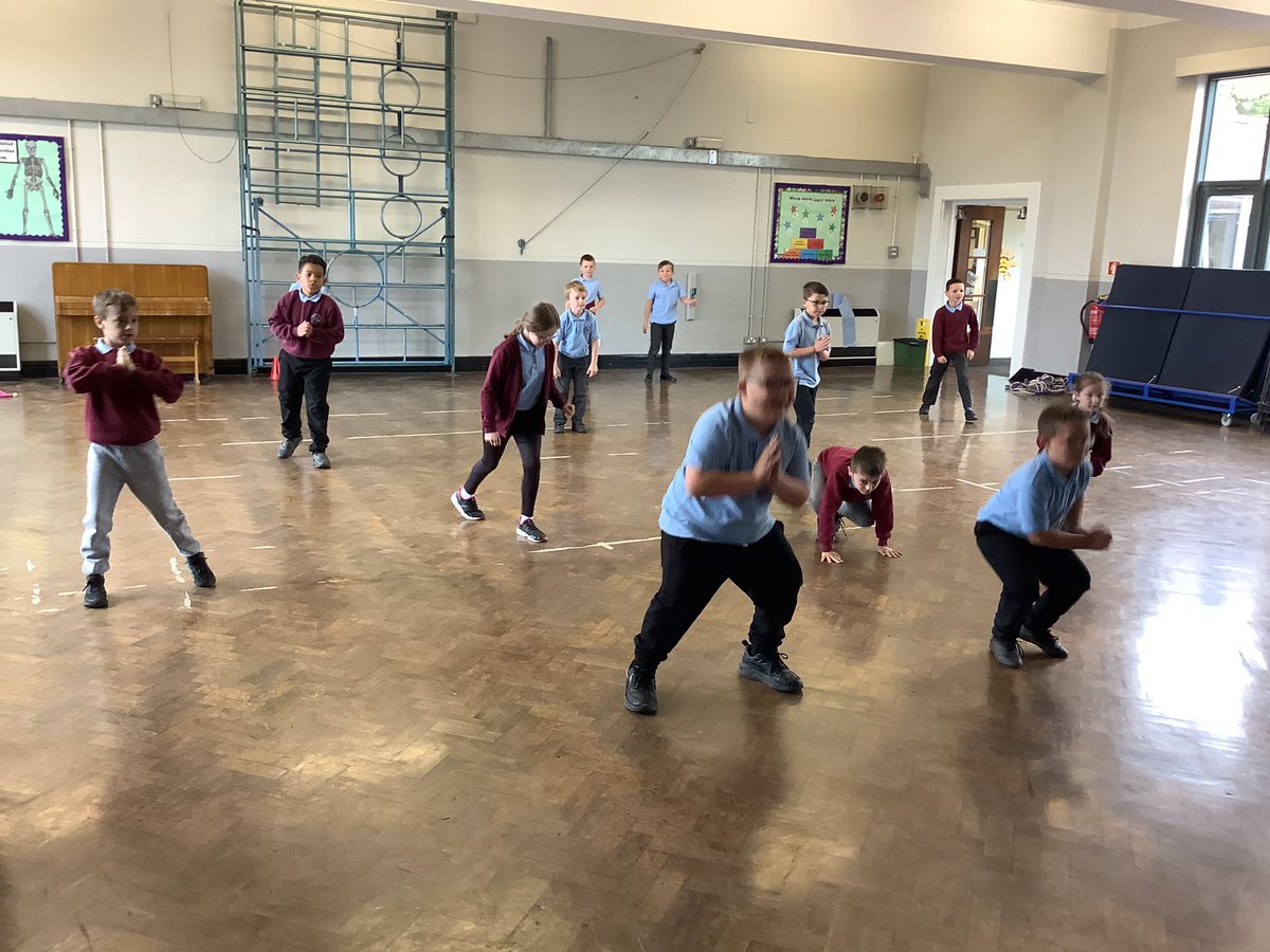 Y6stradbroke's tweet photo. The final day! A fitness blast for Y3 this morning. We have loved #StradSportsWeek #StradbrokePE @StradbrokePE @StradbrokePri https://t.co/CiHVPlaXif