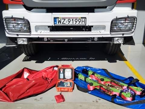 lukakudlicki's tweet image. Jednostka #OSP #KSRG #Kampinos dzięki pomocy finansowej Fundacji @GK_PGNiG im. I. Łukasiewicza pozyskała sprzęt do ratowania zdrowia i życia: defibrylator AED, zestaw podpór ratowniczych i parawan ratowniczy. Starania Druhów Ochotników wsparł poseł @mblaszczak, szef @MON_GOV_PL.