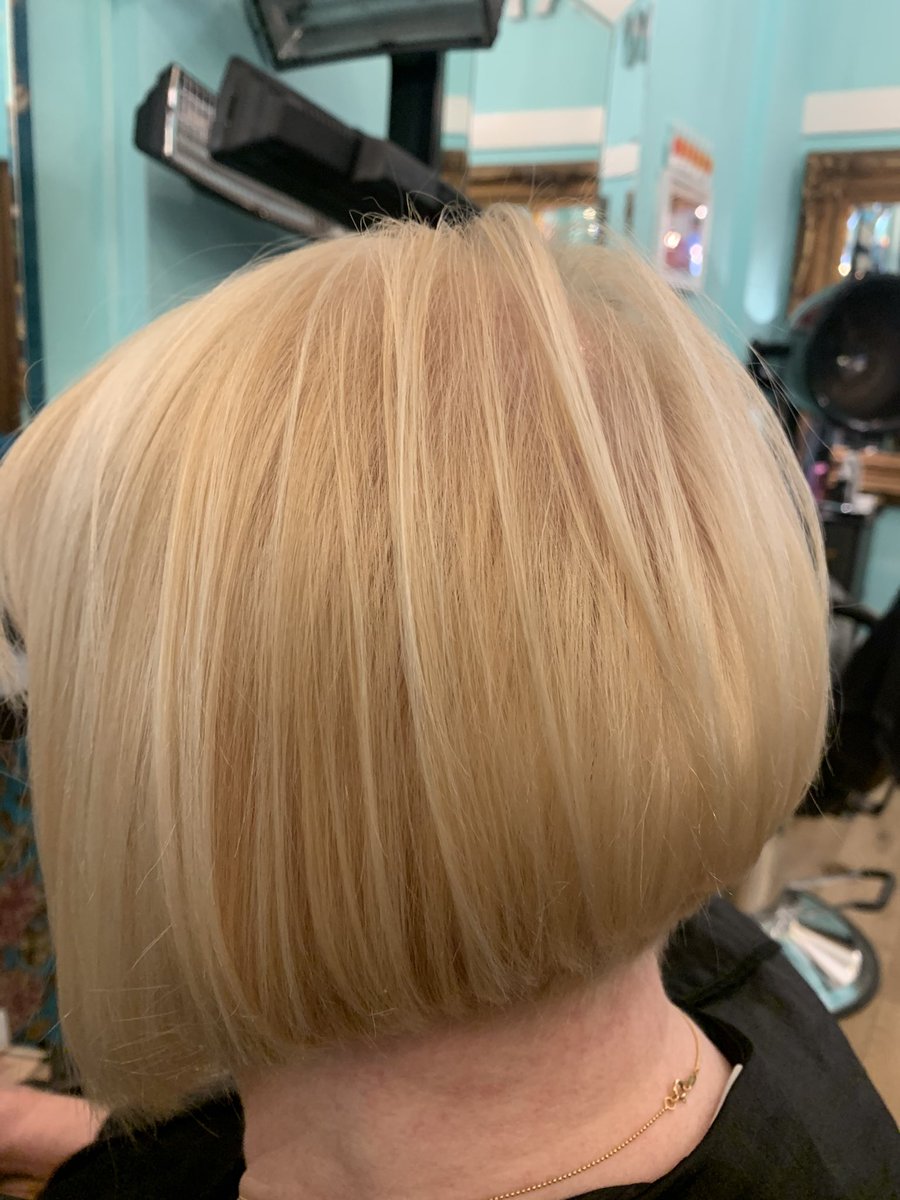 Matthewmayfair's tweet photo. Hair by Matthew David,Mayfair using slice techniques and Razor nape line, colour by Antonia using #wella #parlux https://t.co/iG6ba64A5W