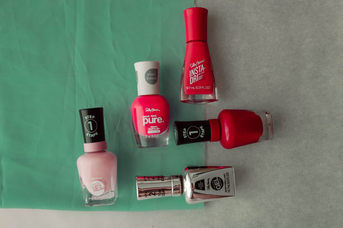 Llega a España <a href="/SallyHansen/">Sally Hansen</a> , la marca #1 en EEUU

Sus lacas de uñas son 100% naturales, respetuosas con el medio ambiente, cruelty free y apto para veganos.
Textura estupenda, fácil de aplicar, se seca muy rápido y buena durabilidad.
#HolaSallyHansen
#ResultadosdeSalonenCasa
