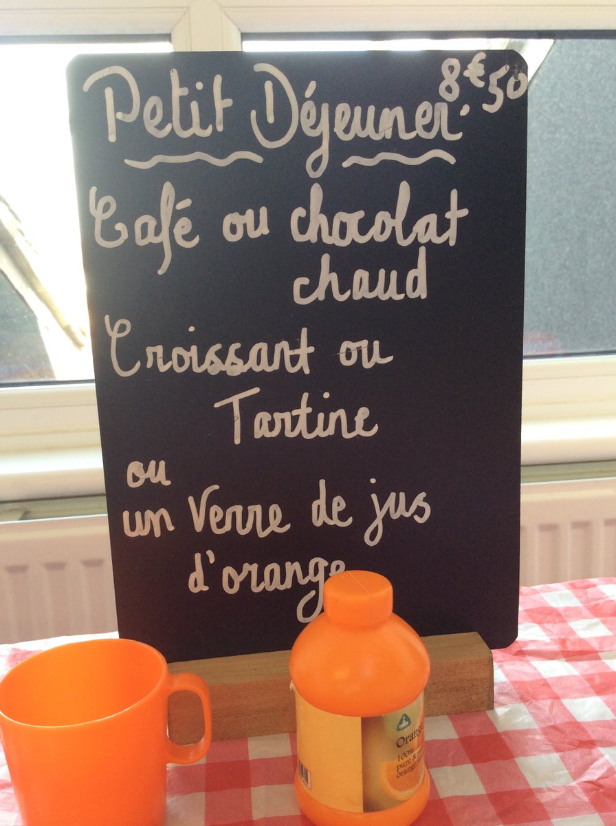 BansteadPrep's tweet photo. #Year4 have been enjoying being waiters and customers in a French café to practise their #French and have been rewarded with real food. #BPS_Languages https://t.co/mfolsFg1hq