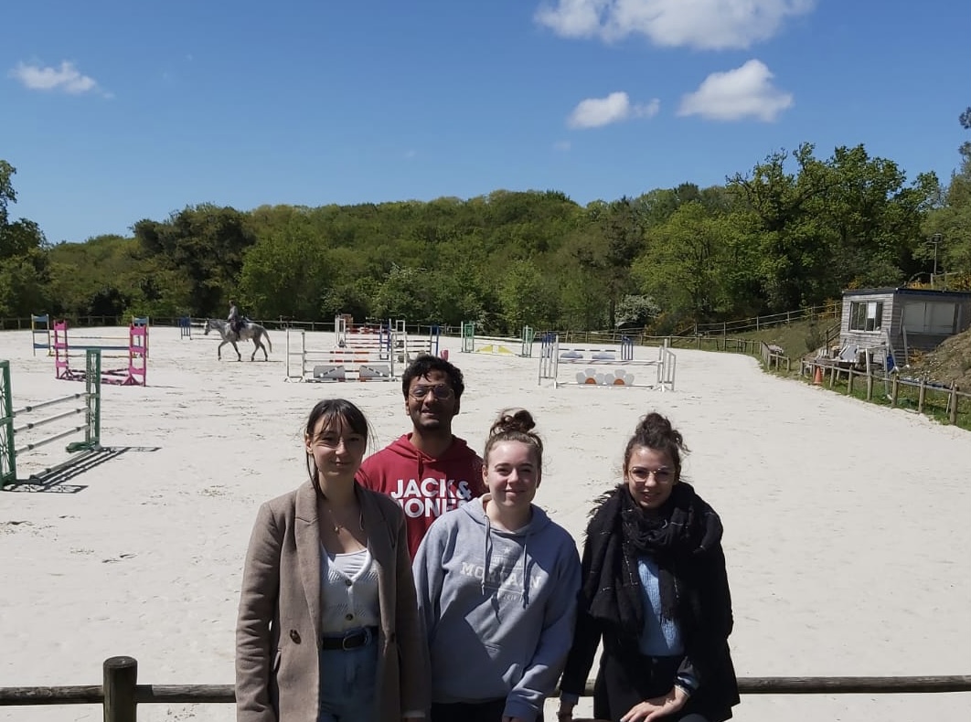 📣 On vous présente les 4 nouveaux visages d’Equi-Rider !

👩🏻 Julie : business développeur

💻 Jean : développeur web 

📱 Laurine et Yuna : chargées de communication

👋🏼 Bienvenue !!

#stage #dispositifjeunesdiplomes #equirider #granville #granvilledigital #normandie #manche