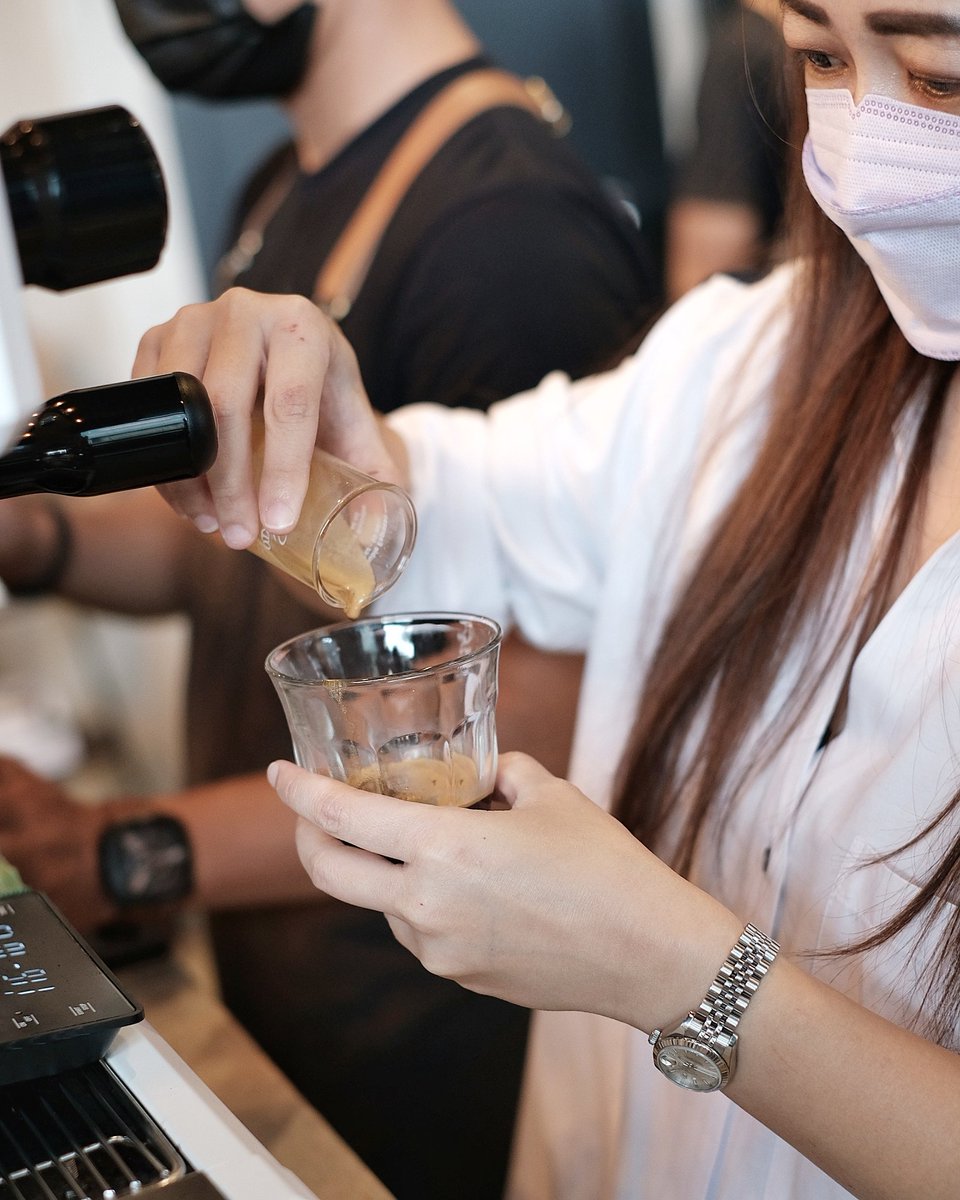 culinarypurple's tweet photo. Precision makes perfection..
.
TITIK RASA COFFEE @titikrasacoffee
Jl RS Fatmawati Raya No 37
Cilandak - Jakarta Selatan
📞/Whatsapp 0813-15168266
.
#TaunyaMakan #CPurple https://t.co/mw2xhzt0RH