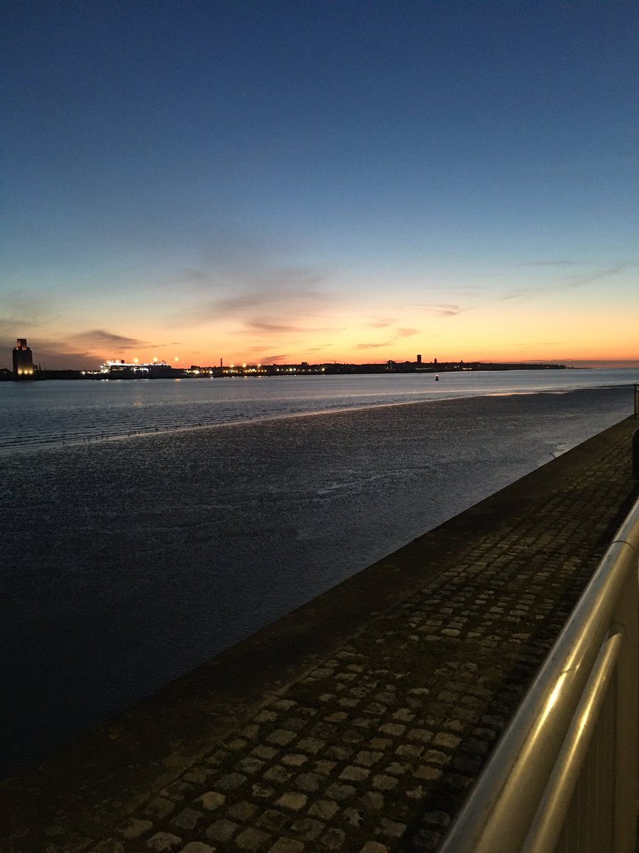 An amazing 2.5 miles night run for our team “Legs Miserables” <a href="/Brit_Challenge/">TheBRITchallenge</a> <a href="/SportLiverpool/">Sport Liverpool</a> #teamlivuni. Aiming for 4042 miles by Jul 1st and raising funds for mental health charities💪🏻. #moveforbetter