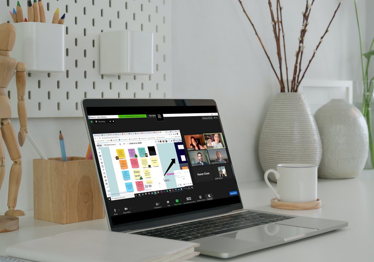 TTGV 250(k) Programı'nda geçtiğimiz salı günü "Fikir Üretim Çalıştayı" gerçekleştirdik. Hem ekip dinamiklerini ortaya çıkarmak adına çok verimli bir çalıştay oldu hem de aklımızdaki birçok fikrin ekip içerisinde nasıl sınıflandırılacağı ve değerlendirileceğini öğrendik!