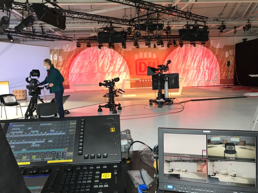 Der digitale #HTeamday21 startet: gemeinsam mit anderen Führungskräften des #HR-Bereichs der #DB blicken wir gemeinsam auf die #Transformation der #Bahn &amp; die Rolle von #HR als Zukunftsgestalterin. Es wird interaktiv &amp; spannend! #StarkeSchiene #Einziganders #MenschenMachenZukunft