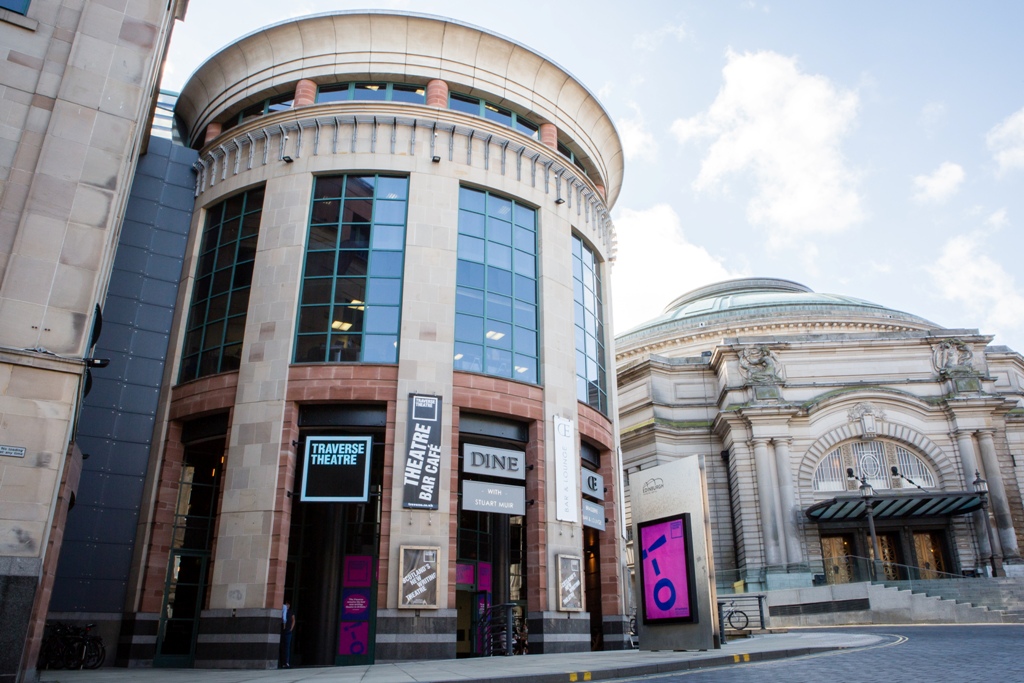📢 We have a short update on our plans for August and beyond.

Though much is still uncertain, we're considering possibilities for potential live, outdoor and physical performances, and still have lots of planning to do.

Read our update in full:
traverse.co.uk/news/an-update…

(1/4)