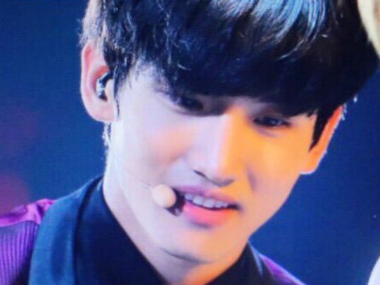 OML how’s he so hot and cute at the same time jfjskjgdkbjodhklf3l$f@yeishd