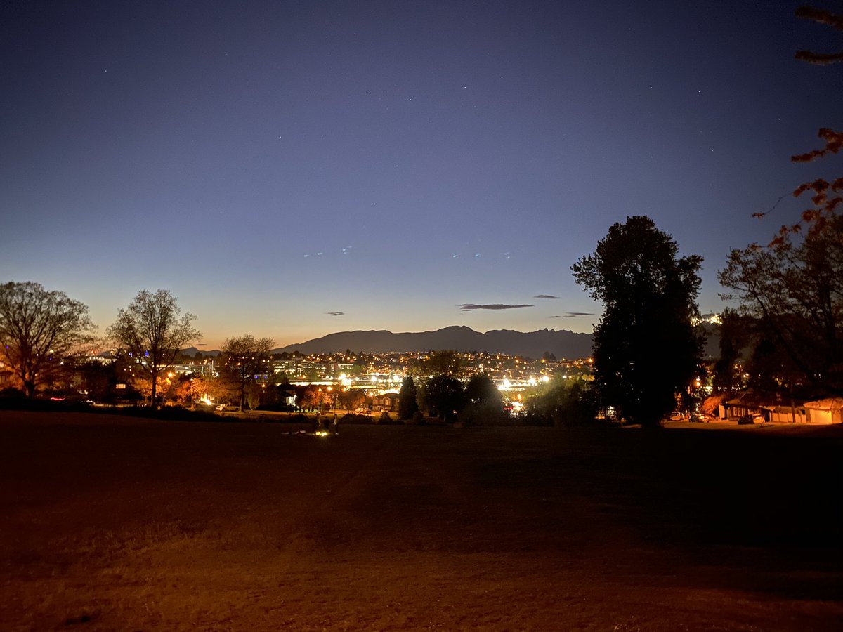 thebatmobike's tweet photo. May 1st. View of the city at night from Falaise Park https://t.co/YcOXzDqCvJ