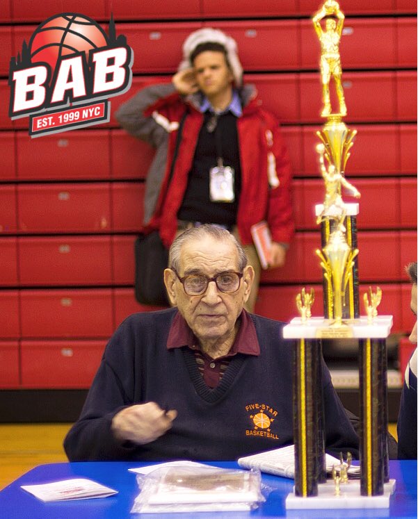 bigapplebball's tweet image. The 2012 #BABInvitational was full of stars including future @NBA player #KrisDunn . #SouthShore and #MountVernon HS participated, while legendary scout #HowardGarfinkel #RIP evaluated players courtside. #NBA #BAB🏀 #BigAppleBasketball #TBT  @bcimmino1