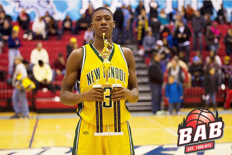 bigapplebball's tweet image. The 2012 #BABInvitational was full of stars including future @NBA player #KrisDunn . #SouthShore and #MountVernon HS participated, while legendary scout #HowardGarfinkel #RIP evaluated players courtside. #NBA #BAB🏀 #BigAppleBasketball #TBT  @bcimmino1