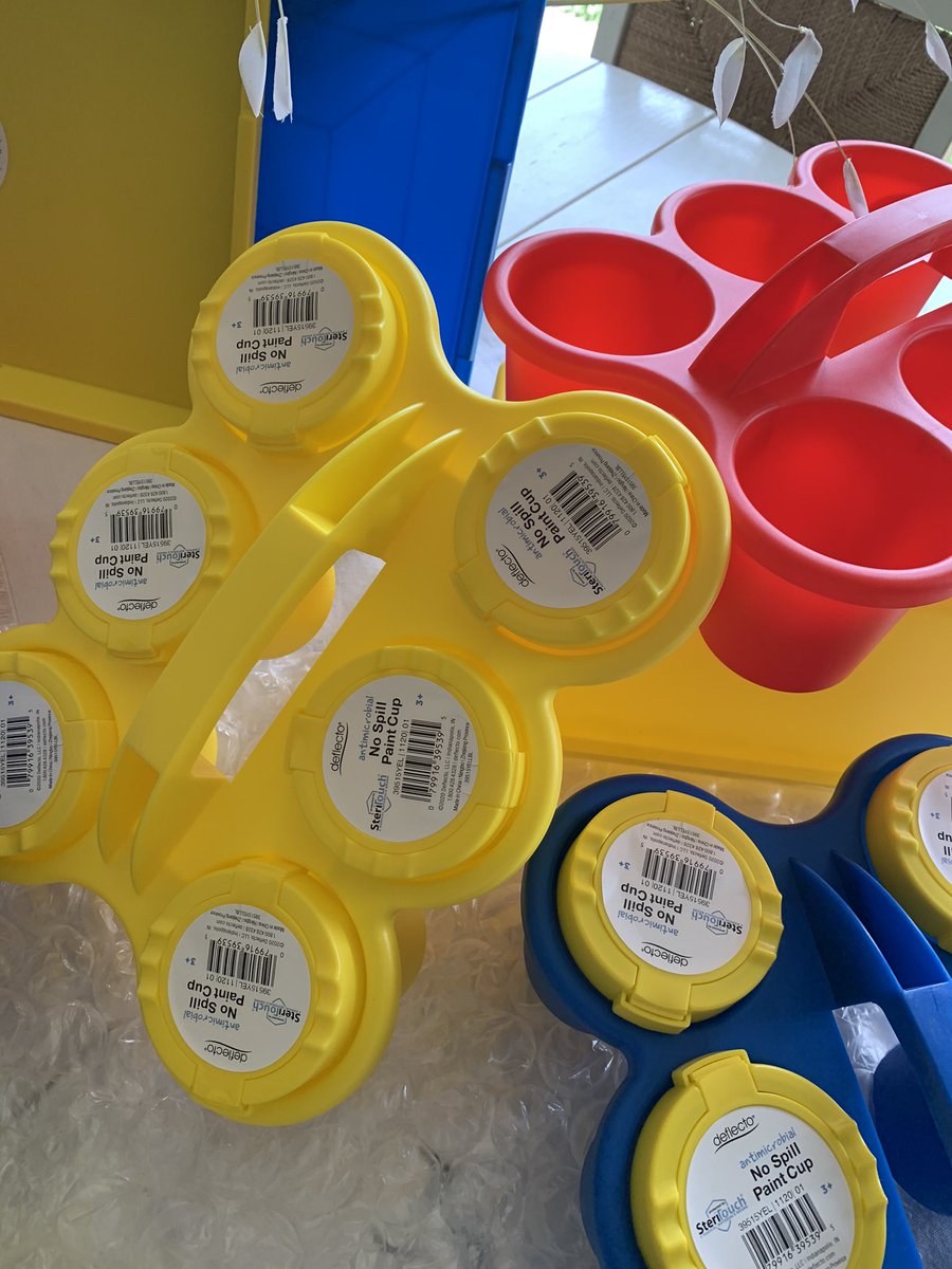 VickySTurner's tweet image. Bring on the art! #tryazon #deflecto #cleanuptheclutter #findyourinnerartist