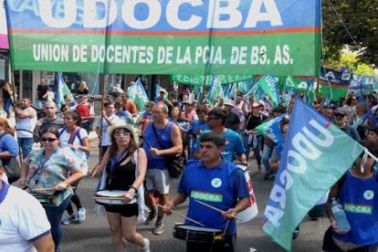 UDOCBA DEMANDA URGENTE RECUPERO SALARIAL :: Notasenred notasenred.com/l/udocba-deman… <a href="/adrianamonje80/">Adriana Monje</a> <a href="/udocbacentral/">UDOCBA Central</a> <a href="/DiazUdocba/">Miguel Angel Diaz</a> <a href="/AlejandrooSalce/">Alejandro SALCEDO</a> #docentes #EducacionPublica #salarios