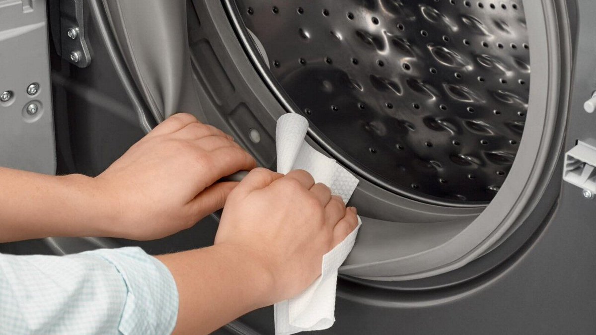 Did you know ... To keep your washing machine at its best you should give it a good cleaning every 30 washes. Our friends at Maytag have made it easy with 4 simple steps to follow. See them here: 1l.ink/S43HZ8D #maytag #infohub #theapplianceplace