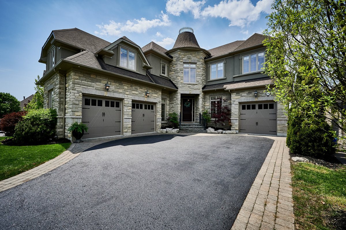 realtor.ca/real-estate/23…

Check out this beautiful executive home in Brooklin, Ontario
