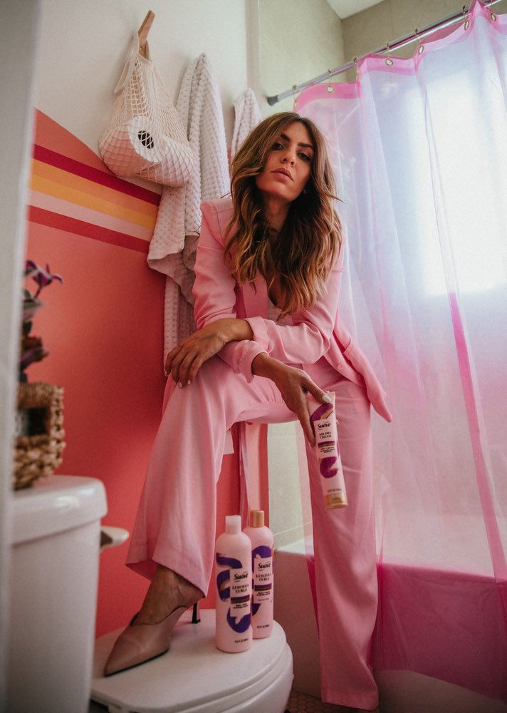 SuaveBeauty's tweet photo. All pink everything for #SuavePartner @TARYNDUDLEY 💕 Have you tried our new Pink collection yet? Which is your favorite?! https://t.co/VYpZgBZBzx https://t.co/CrazDfTfvX