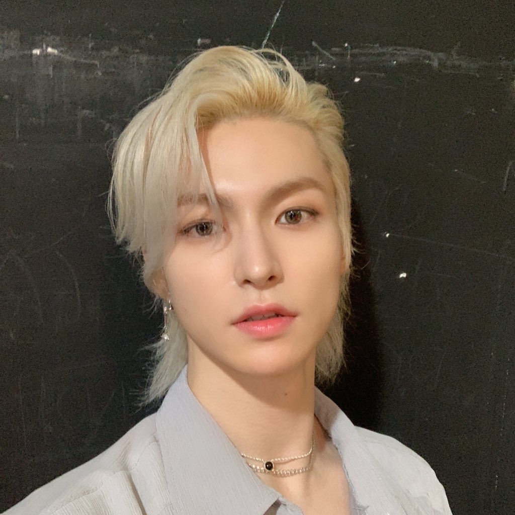 ELASTofficial's tweet photo. 엠카도 무사히 끄읏💚

#ELAST_U #엘라스트유 #ELAST #엘라스트 #Romin #로민 https://t.co/QhJjGptxv9