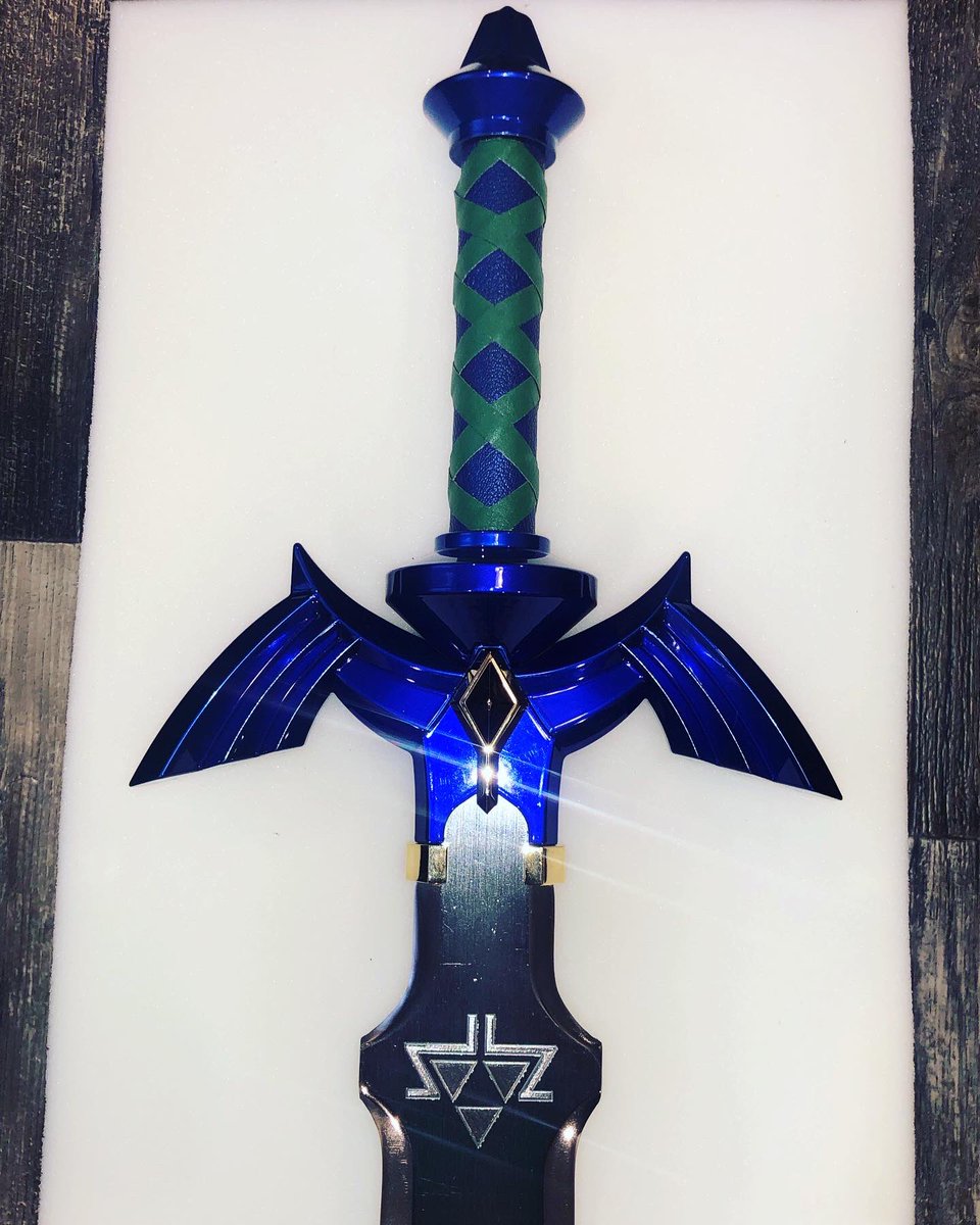 Gamer_King24YT's tweet photo. Huge thanks to Dave from Heroic Replicas! @HeroicReplicas 
#nintendo #nintendoswitch #heroicreplicas #thelegendofzelda #thelegendofzeldabreathofthewild #BreathoftheWild #mastersword #replica #zelda #ganondorf #TheLegendofZeldaSkywardSwordHD #BOTW #Link https://t.co/Fd2o5hMFUM