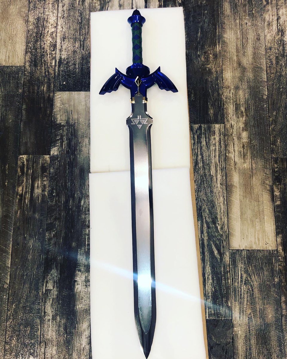 Gamer_King24YT's tweet photo. Huge thanks to Dave from Heroic Replicas! @HeroicReplicas 
#nintendo #nintendoswitch #heroicreplicas #thelegendofzelda #thelegendofzeldabreathofthewild #BreathoftheWild #mastersword #replica #zelda #ganondorf #TheLegendofZeldaSkywardSwordHD #BOTW #Link https://t.co/Fd2o5hMFUM