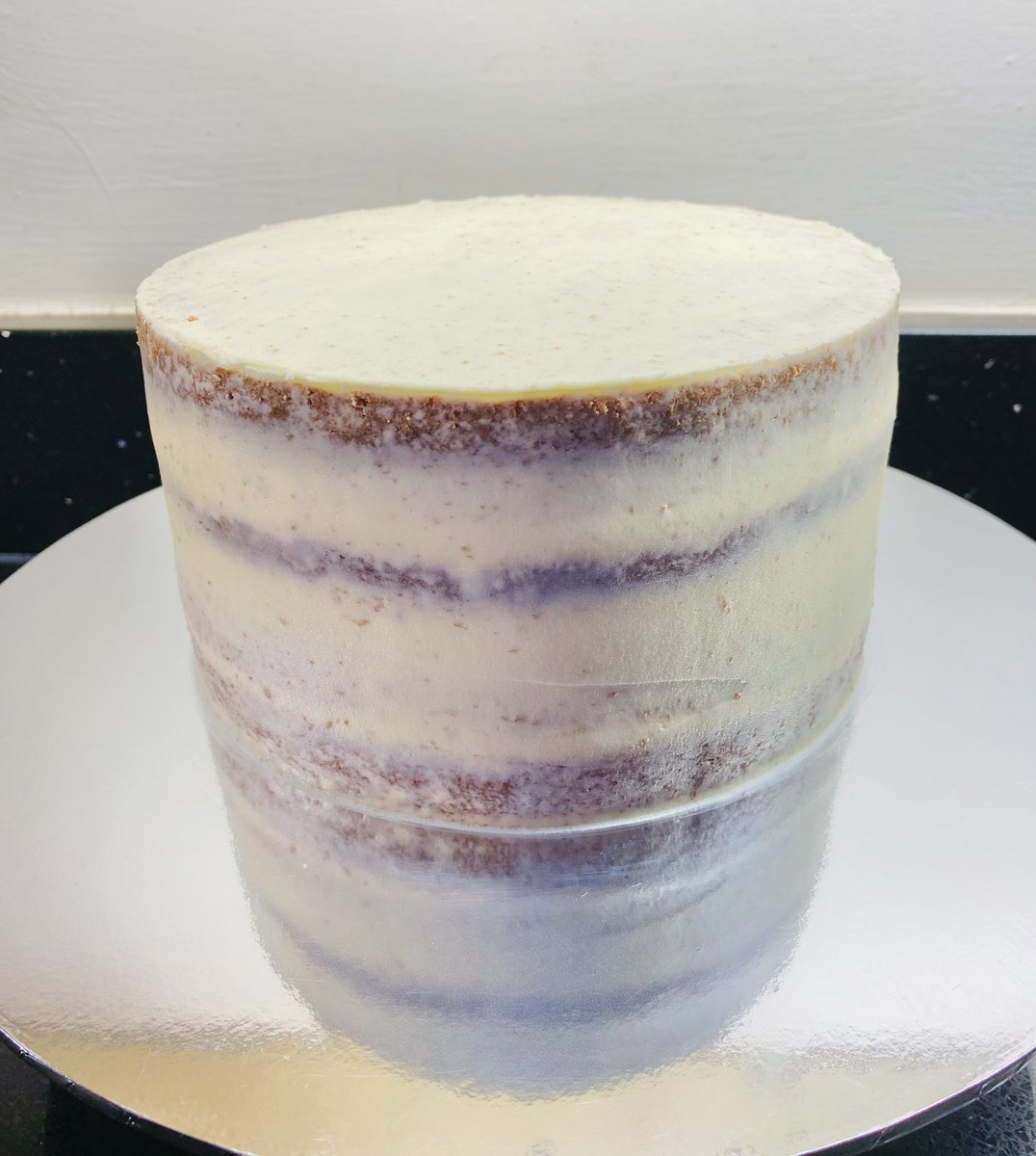 mfmcakes's tweet photo. After much deliberation semi-naked cake in progress๐
#cake #birthdaycake #celebrationcake #traybakes #cupcakes #surreycakes #mfmcakes #surrey https://t.co/2CFRSQTxkK